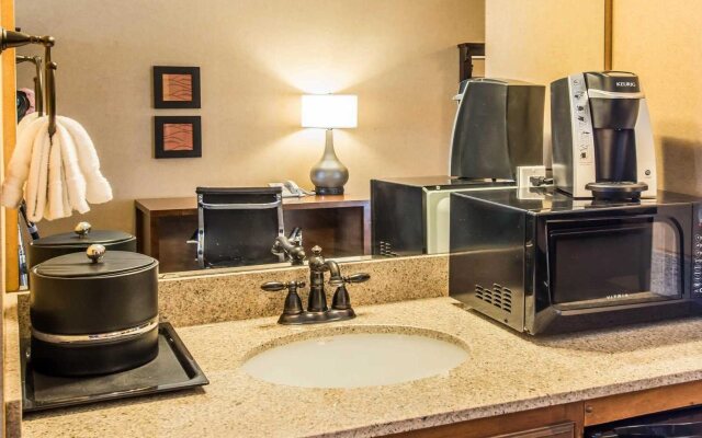 Comfort Inn & Suites