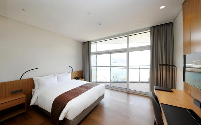 Midas Hotel & Resort