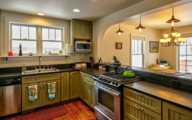 Bozeman - Cozy Downtown Hideaway