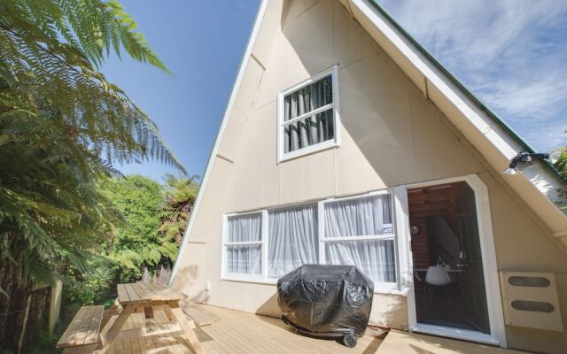 Awesome 3 bed Rotorua Lake House