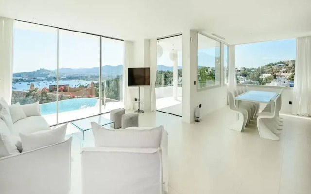 Charming Villa in Delightful Gateway