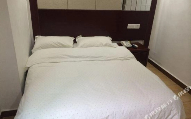 Home Inn Huaxuan Collection Hotel (Guangzhou Railway Station Clocks and Watches City)