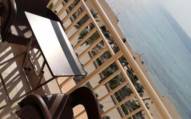 نزل الشاطي 3 عايلات فقط