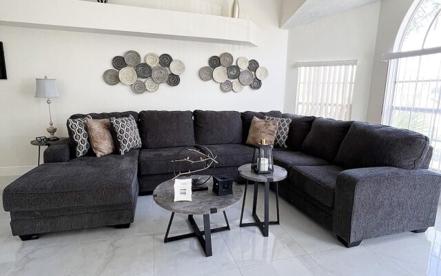 Elegant & Luxury Apartment Close Disney