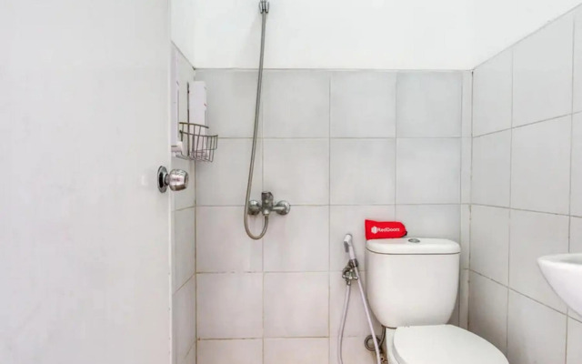 RedDoorz Plus near Galaxy Mall