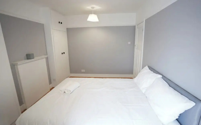 Westwick Gardens Retreat - 4 Bedroom House