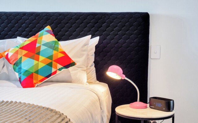 Roomie Apartment Hotel