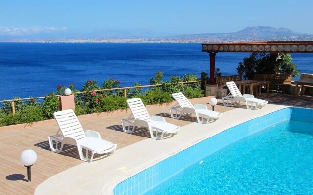 Villa Diktynna Embrace the Endless Blue