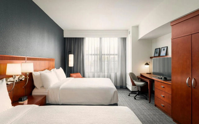 Courtyard by Marriott St. Petersburg Downtown