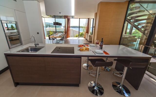 Golden Rays Luxury Villas