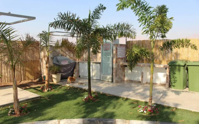 Pool side luxury suite at Royal Park-New Listing