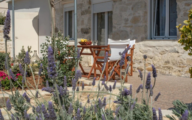 Zeus Traditional House