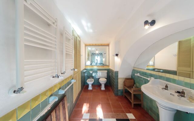 Shepinetree - Capela House