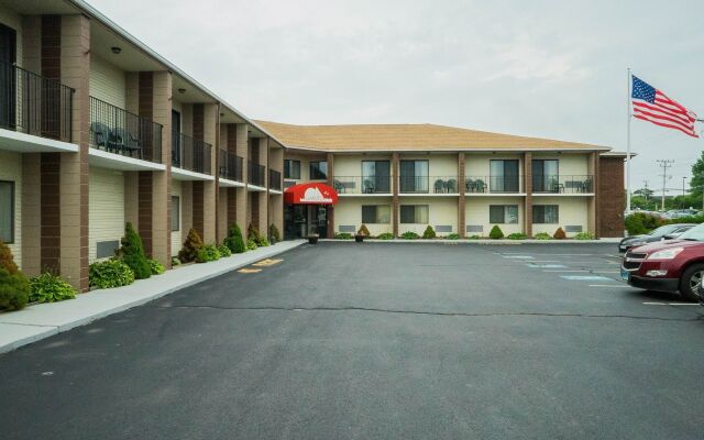 Red Roof Inn & Suites Newport – Middletown, RI