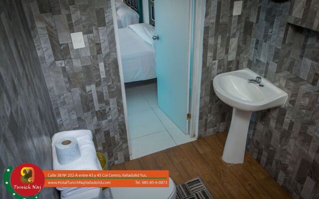 Hostal Tunich Naj & Hotel