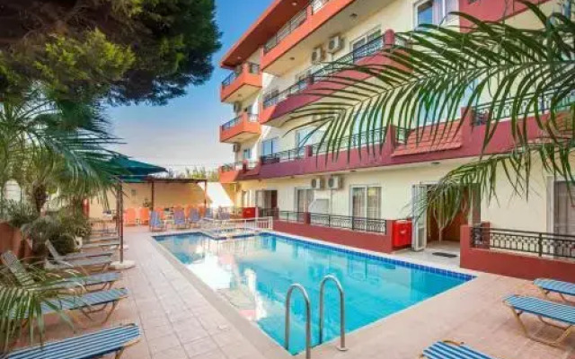 Denphill Apartments & Hotel