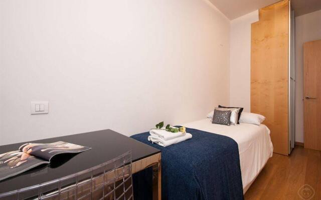 Sagrada Familia Area Pool Apartments