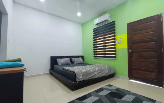 OYO 90799 Sharhan Residence