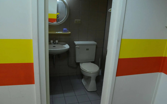 Holo Hostel