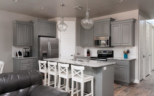 Your Escape at the Ledges