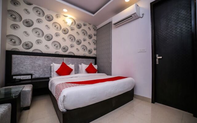 OYO 24943 Belmond Palace