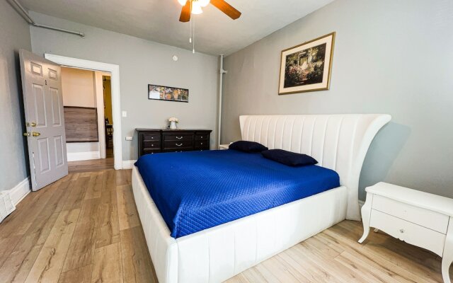 THE 1023 With Private Yard & Parking, Near Falls & Casino by Niagara Hospitality