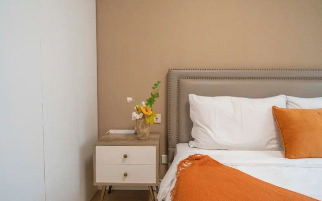 Tyms Changning Spacious 3BR 2BA APT