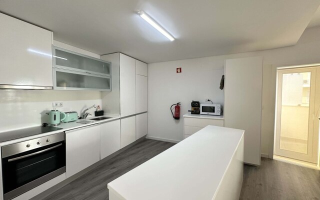 Iva's Panoramic Sesimbra - Trip2Portugal