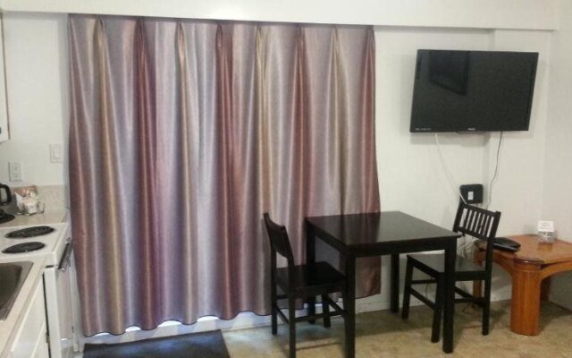 Edgewater Motel
