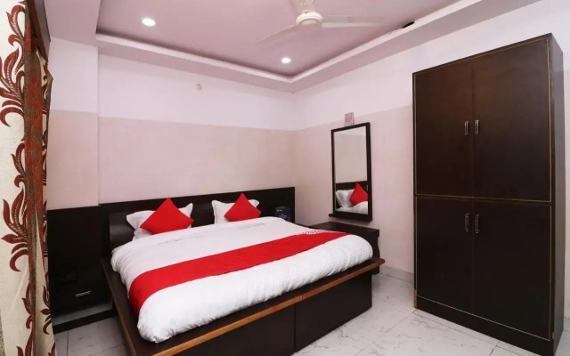 OYO 24103 Akbar Guest House