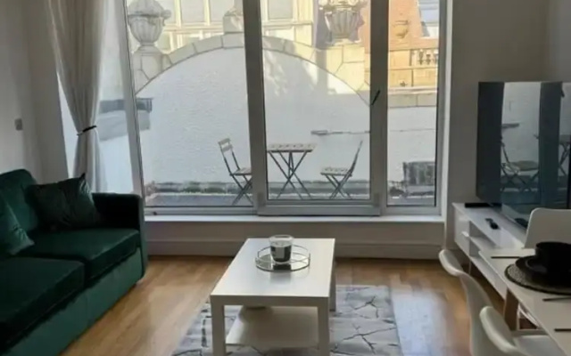 Leeds Apt - Hottub - Sleeps 6 - Special Occasions