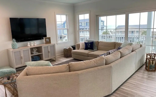 1030 Ocean 5 Bedroom Home by RedAwning