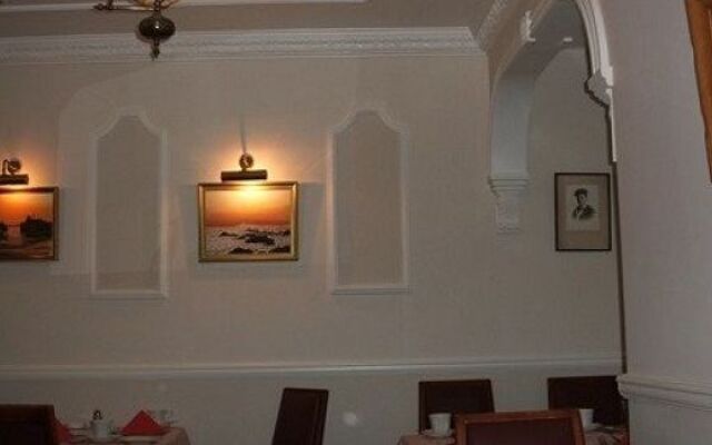 Pengilley Guest House