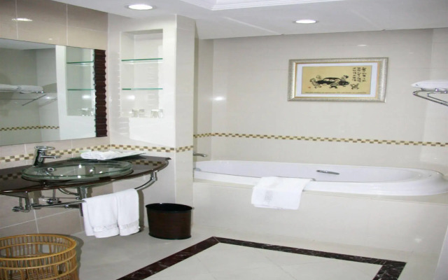 Guangzhou Phoenix City Hotel