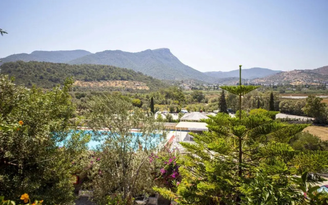 Lovely Flat With Pool and Nature View in Bodrum