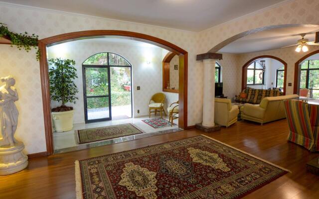 Biazi Paradise Hotel