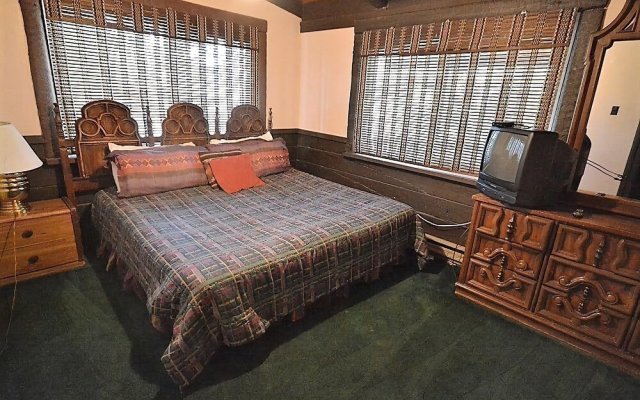 Rustling Pines - Five Bedroom Cabin