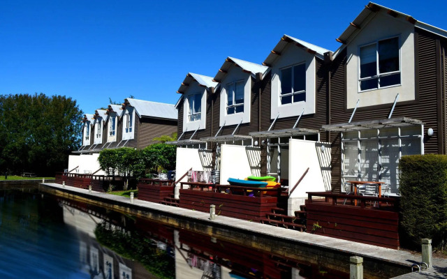 Twinlake Villas