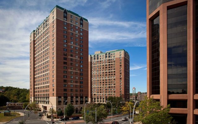 Global Luxury Suites in White Plains