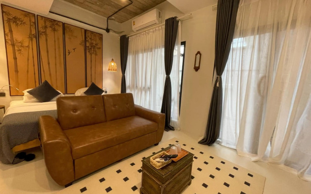 YOLO Bangkok Boutique Hotel
