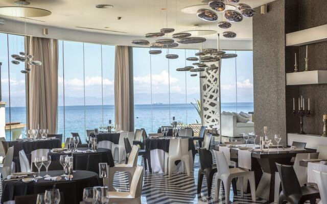 The Ixian Grand & All Suites Hotel