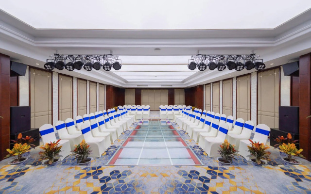 Royal Holiday Hotel (Wuyan Military District Headquarters Branch)