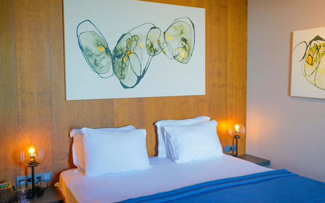 Highend Hotel & Residance