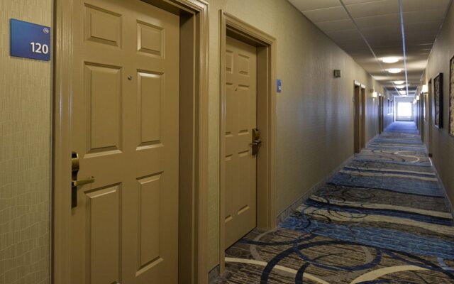 Holiday Inn Express St. Louis West - O'Fallon by IHG