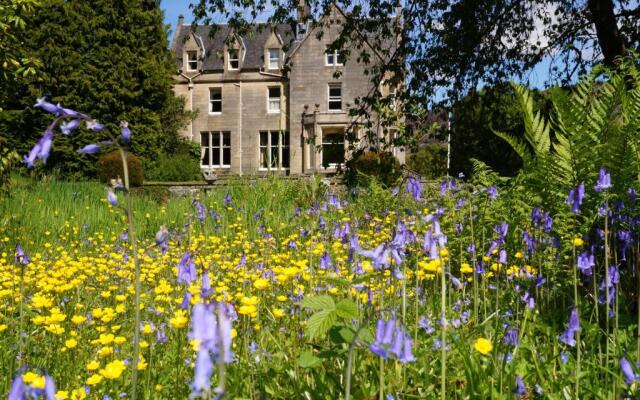 Glengarry Castle Hotel