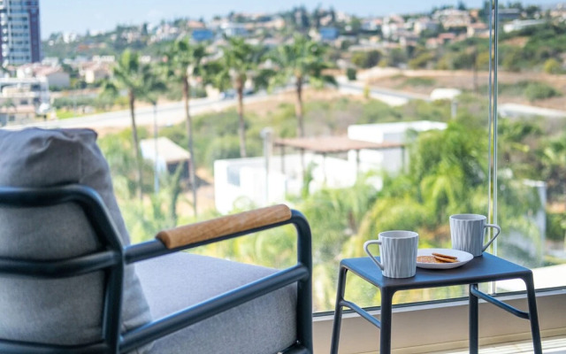 "sanders Dione Residences - Pleasant 2-bedroom Apartment With Sea View"