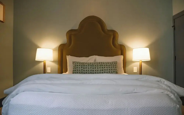 The Woodward Hotel