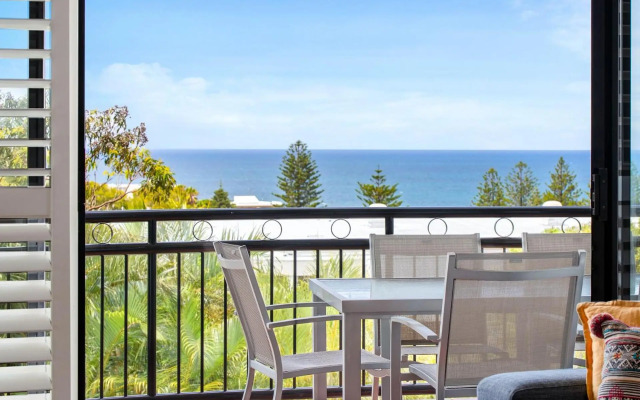 6 Seabreeze Spacious Newly Renovated Apartment with Ocean Views