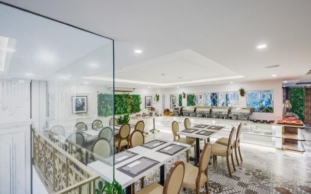Bella Merry Hotel and Apartment