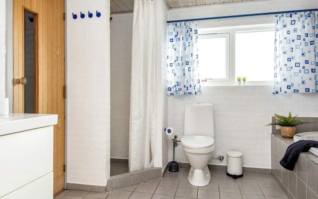 6 Person Holiday Home in Hemmet